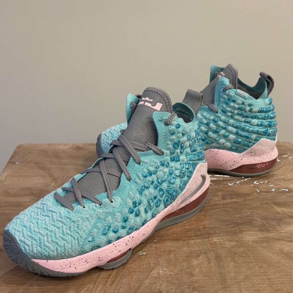 Nike LeBron 17 South Beach, Basketball Shoes - Picture 3 of 6